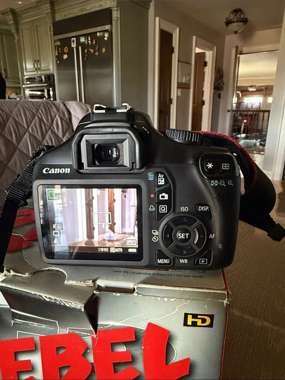 Canon DSLR Camera in Black with 18-55mm Kit Lens